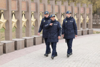 Мастер пера: поэтическое вдохновение молодого автора пробудилось в рядах Национальной гвардии