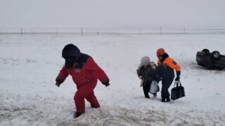 МЧС помогли людям, пострадавшим в ДТП в Жамбылской области