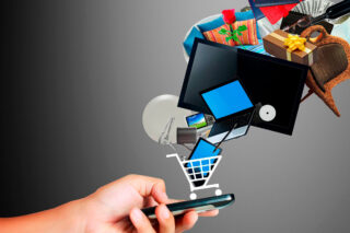 Диван вместо смартфона: что казахстанцы покупали онлайн в 2025 году