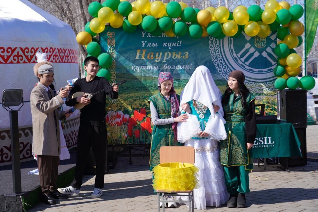 Иллюстрация — От народных обрядов до AI-зоны: как празднуют Наурыз в Астане