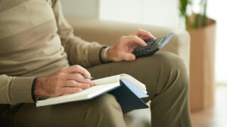 Более 300 млн тенге пенсионных взносов вернули работникам в Таразе