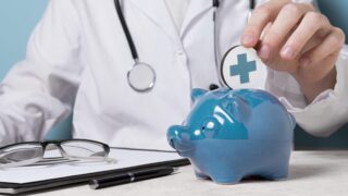 Более 490 млн тенге льгот: права 80 медработников на соцвыплаты восстановили в Уральске