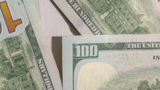 Как война в Иране повлияет на курс доллара в Казахстане?