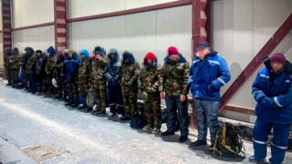 Незаконную миграцию и вывоз 160 тонн золотого песка пресекла служба КНБ Казахстана 