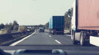 Около 7,5 тысячи жалоб на плохие дороги поступило с начала года в Казахстане