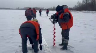 На Иртыше в области Абай провели взрывные работы против ледовых заторов