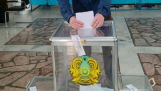 Референдум в Казахстане: число проголосовавших на 18:00 достигло 8,8 млн человек