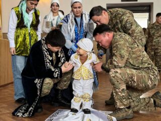 В воинской части 5451 состоялась церемония «Тұсаукесер»