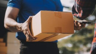 Не хватает рук: почему весной растет спрос на рабочих и линейных специалистов