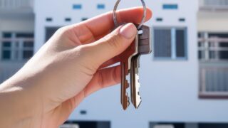 Квартира подождет: почему молодежь выбирает аренду и свободу