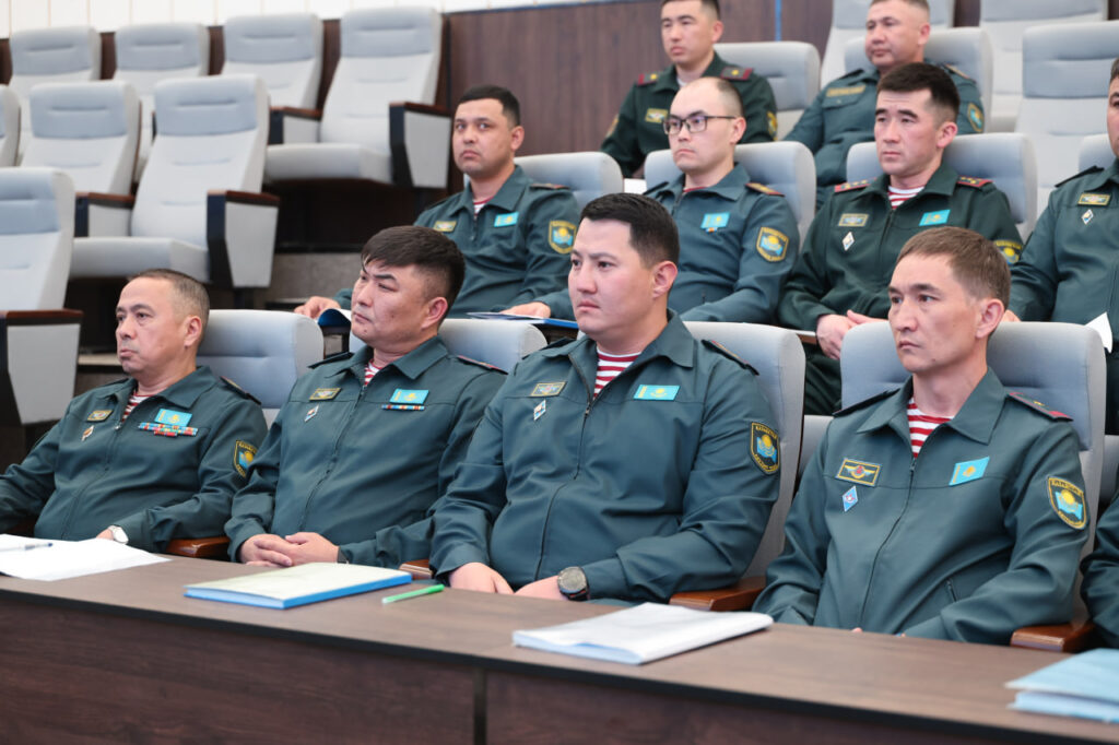Иллюстрация — Офицеры Национальной гвардии впервые прошли курс по культуре служебного общения