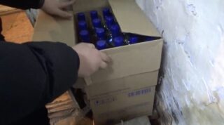 Подпольный алкогольный цех обнаружили в Семее: изъято более 12 тыс. бутылок алкоголя