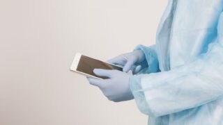 Казахстанцев призвали не передавать коды после звонков от «врачей»