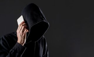 В Астане мошенник похитил 20 млн тенге, выдавая себя за сотрудника связи