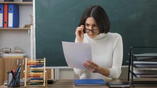 Учителя теряют в доходах: реальные зарплаты педагогов в Казахстане продолжают снижаться