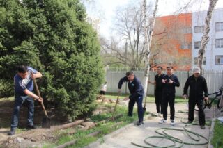 «Таза Казахстан»: военнослужащие Национальной гвардии приняли участие в субботнике