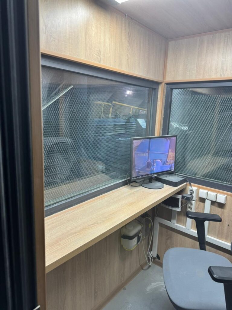 Иллюстрация — В Казахмысе внедряют защитные кабины-капсулы для операторов конвейеров