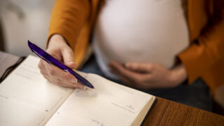 146 млн тенге ущерба: в Актау осудили бухгалтера за махинации с пособиями для беременных