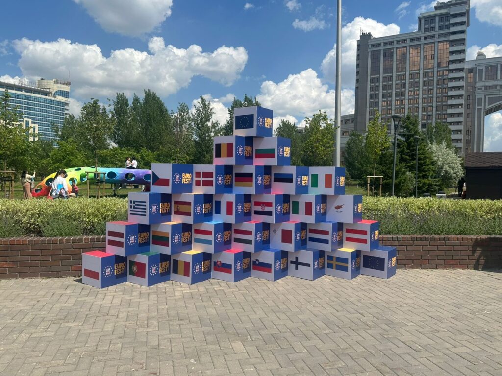 Иллюстрация — Путешествие по Европе: в Астане проходит EuroFest 2026