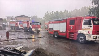 Газовый баллон вынесли из горящего магазина в Усть-Каменогорске