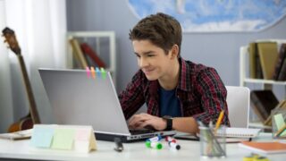 Как заработать казахстанским школьникам и студентам за лето