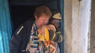 МЧС ликвидировало возгорание в многоквартирном доме в Уральске