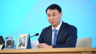 Аким Алматы провел совещание с директорами государственных школ по вопросам качества образования и безопасности детей