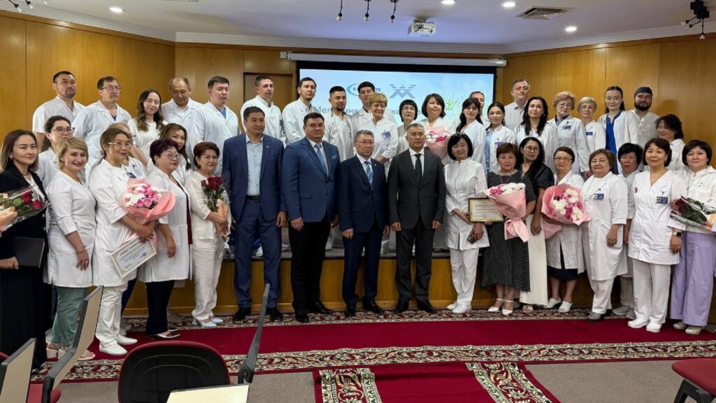 Иллюстрация — «Казахмыс» поздравил коллектив Медицинского центра Жезказган с профессиональным праздником