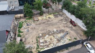 В Алматы убрали незаконные торговые объекты