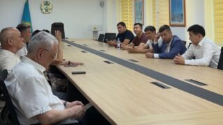В Алматы прошли ообщественные обсуждения по вопросам внедрения коммунальных платных парковок