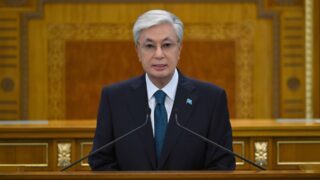 Токаев поддержал объединение партий Amanat и «Әділет»