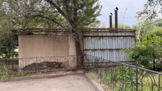 В Алматы убрали незаконный объект общепита