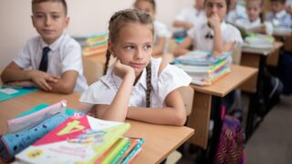 450 тысяч казахстанских детей получат помощь к школе