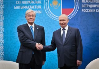 Токаев посоветовал Путину заморозить противостояние в Украине и вернуться к «стамбульской формуле»
