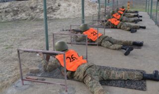 Первый экзамен на огневом рубеже: молодые гвардейцы Атырау выполнили учебные стрельбы