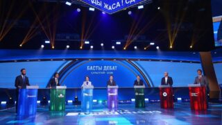 Лидеры семи партий представили свои программы