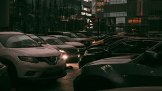 В Алматы изменят правила платных парковок: кому можно будет не платить