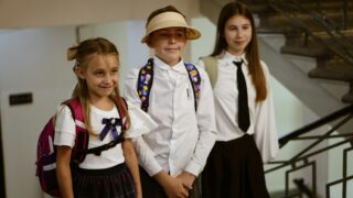 Запрета на макияж у школьниц нет — Минпросвещения РК