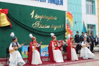 В школе №210 новый учебный год начался с Первого звонка