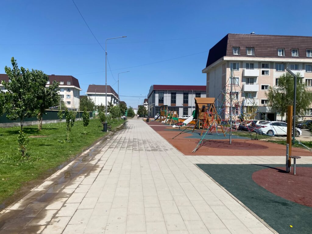 Иллюстрация — 300 км арыков и 17 тыс. деревьев: как в Алатауском районе Алматы поддерживают городскую среду