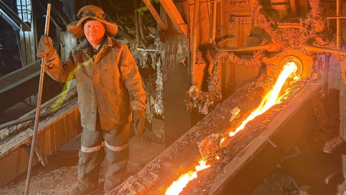 Иллюстрация — Металлург «Казахмыса» Абдрашит Доспанов удостоен высшей государственной награды – звания «Қазақстанның Еңбек Ері»