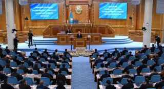«Нам нужны очень качественные дороги»: Токаев раскритиковал чиновников