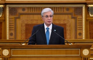 Токаев поручил усилить контроль за расходом воды в Казахстане