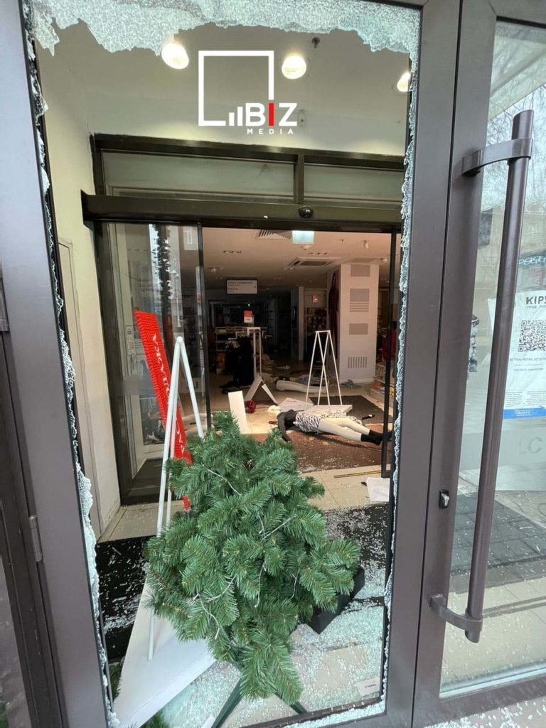 Беспорядки в Алматы в фотографиях. Bizmedia.kz