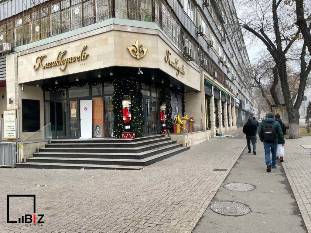 Беспорядки в Алматы в фотографиях. Bizmedia.kz