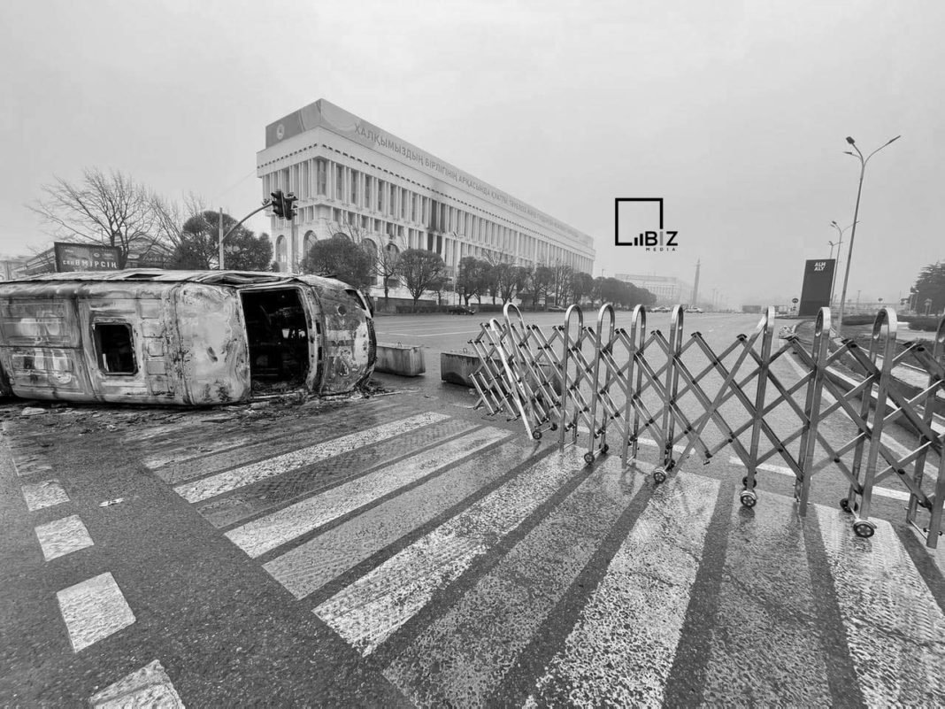 Беспорядки в Алматы в фотографиях. Bizmedia.kz