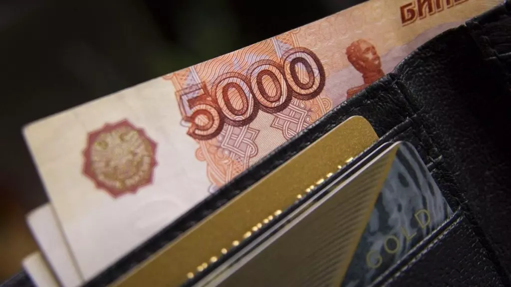 Как на курс тенге повлияла «война» России и Украины. Bizmedia.kz