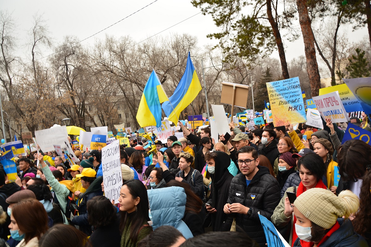 Последние события. Митинг против войны. Алматы митинг. Митинг сегодня. Демонстрация против войны с Украиной.