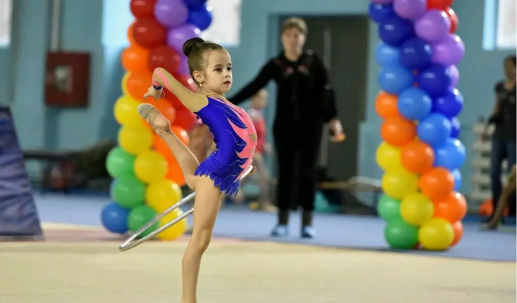 Лучший спорт для детей: подсказки для родителей: девочки-гимнастки очень изящны