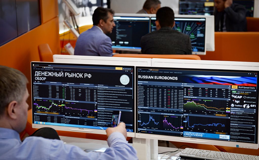 Сегодня российский фондовый рынок продолжил обвал